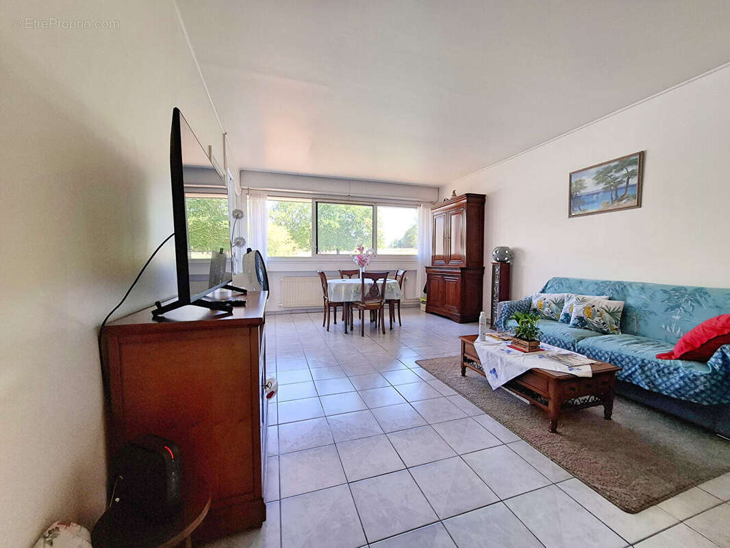 Appartement Le Coudray Montceaux 2 pièces 54.65 m2 - photo 2