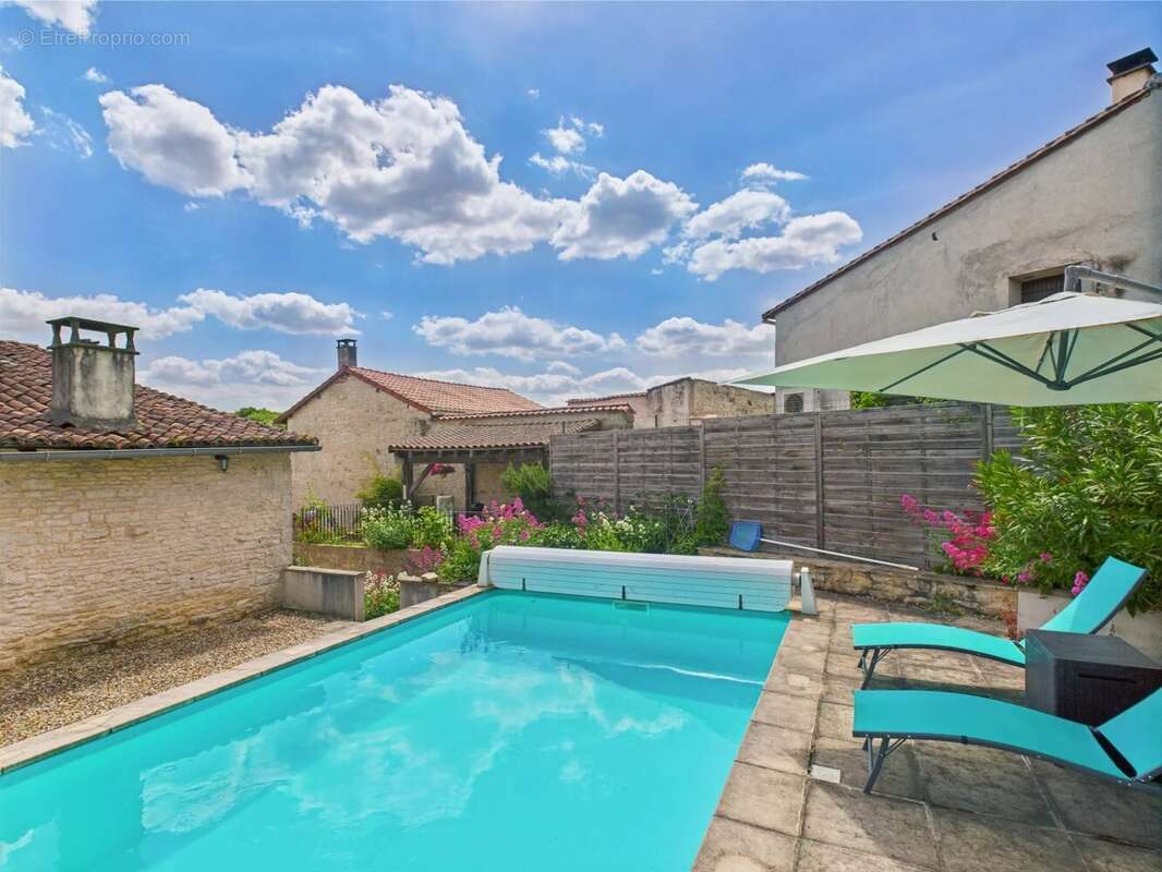 Charmante maison en pierre avec piscine - photo 21