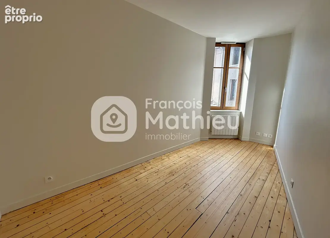 Châtillon-sur-Chalaronne - Appartement T3 d'environ 58 m2. - photo 5