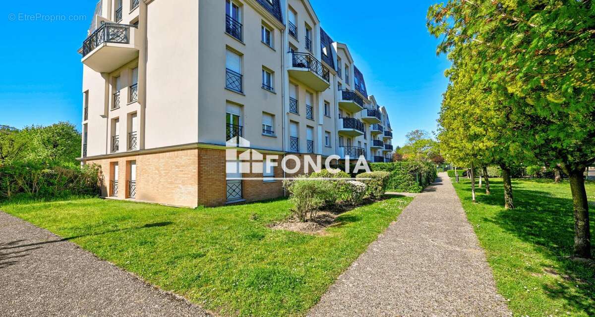 Appartement à VERNEUIL-SUR-SEINE