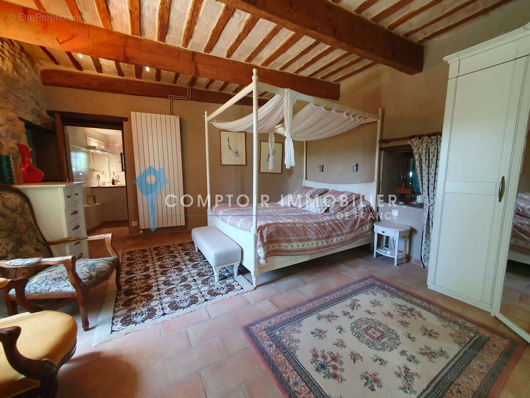 Maison à SAINT-QUENTIN-LA-POTERIE