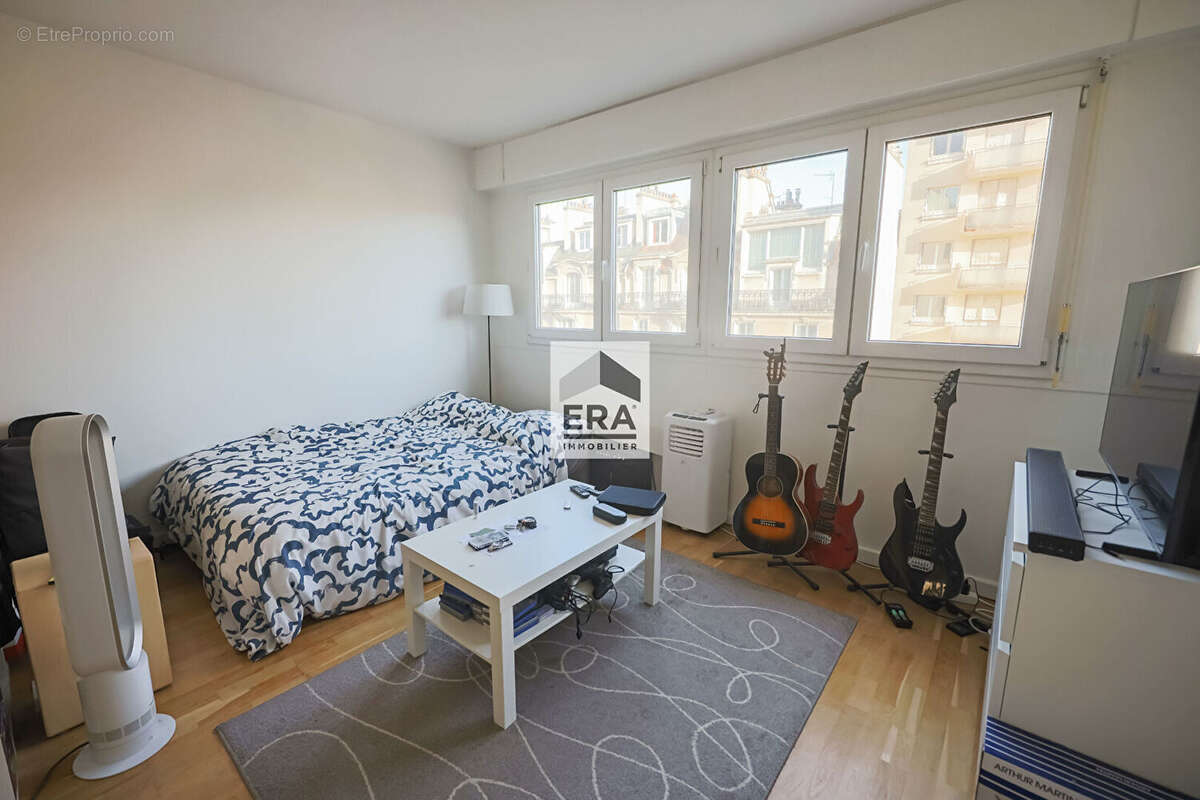 Appartement à PARIS-14E