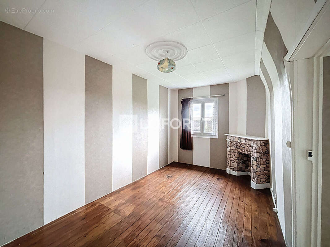 Maison à BELLOU-EN-HOULME