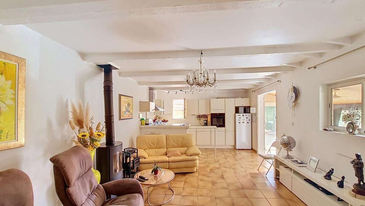 Maison avec dépendance, terrain 10 450m² - photo 11