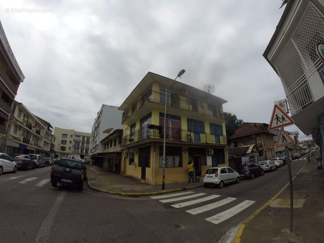 Immeuble de 2 etage à la rue GOinet - photo 5