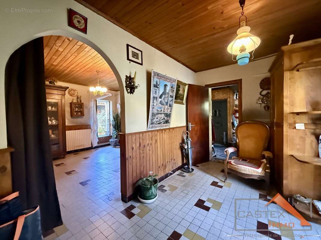 Maison à SAINT-ELIX-LE-CHATEAU