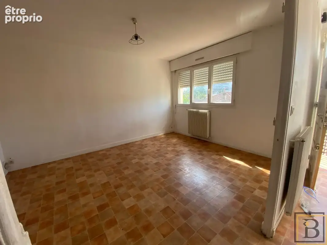 Maison de ville au calme   2 appartements   fort potentiel - photo 12