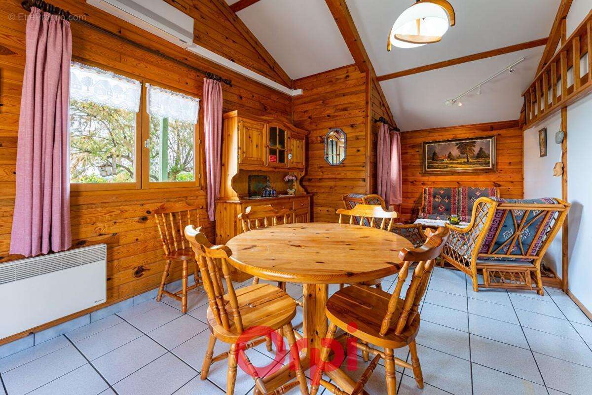 Maison à VILLENEUVE-DE-BERG