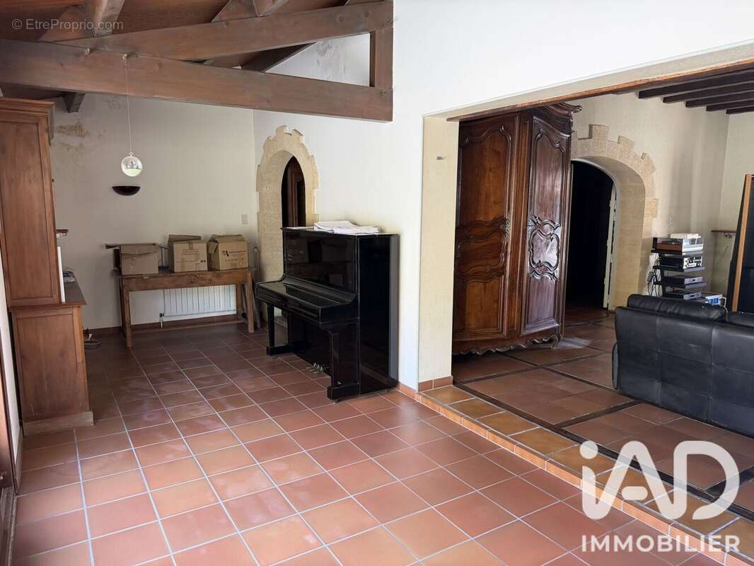 Photo 7