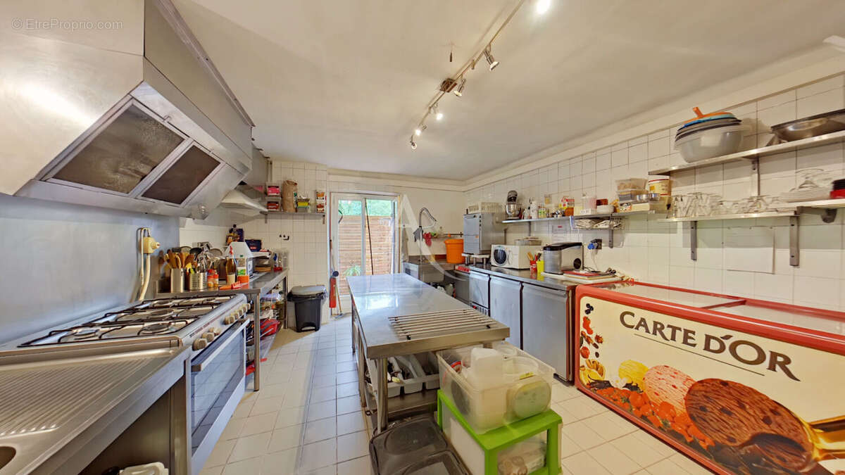 Commerce à VINON-SUR-VERDON