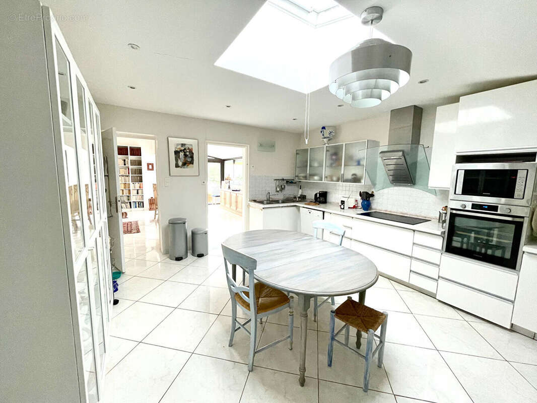 Maison de 183m² sur un terrain de 1611m² , piscine - photo 7