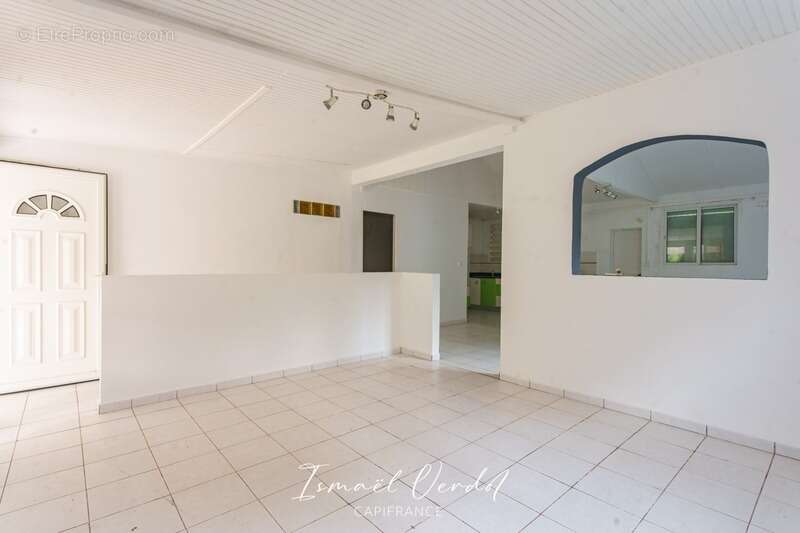 Maison à BAIE-MAHAULT