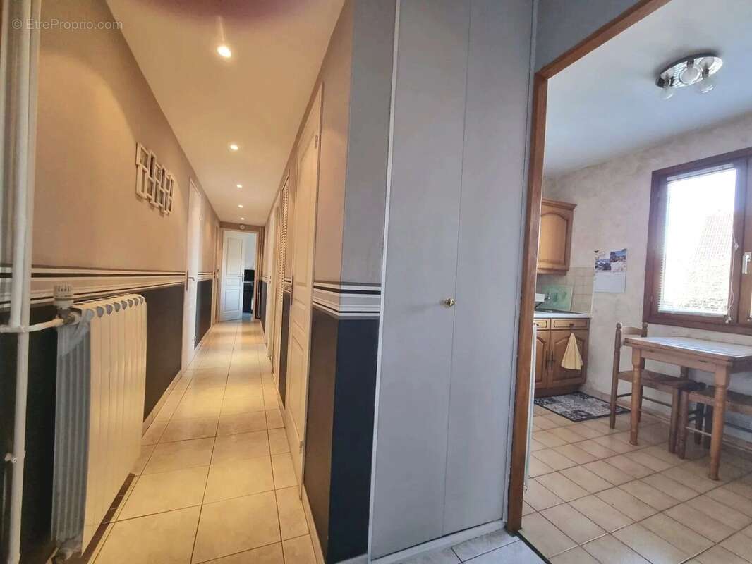Maison à BEYNES