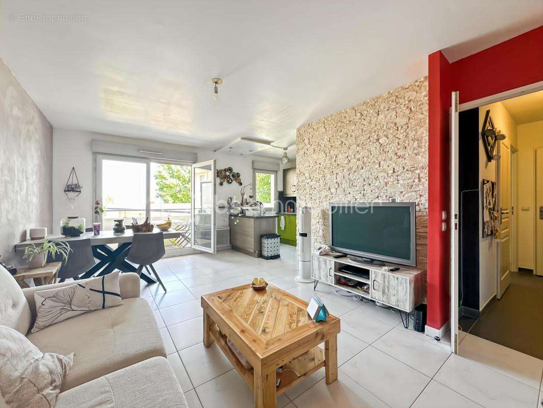 Appartement à COMBS-LA-VILLE