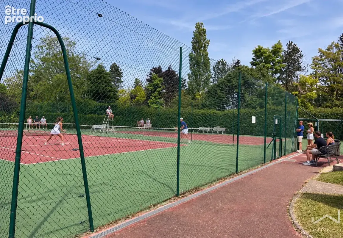 Maison familiale de standing dans résidence avec piscine et tennis - photo 12