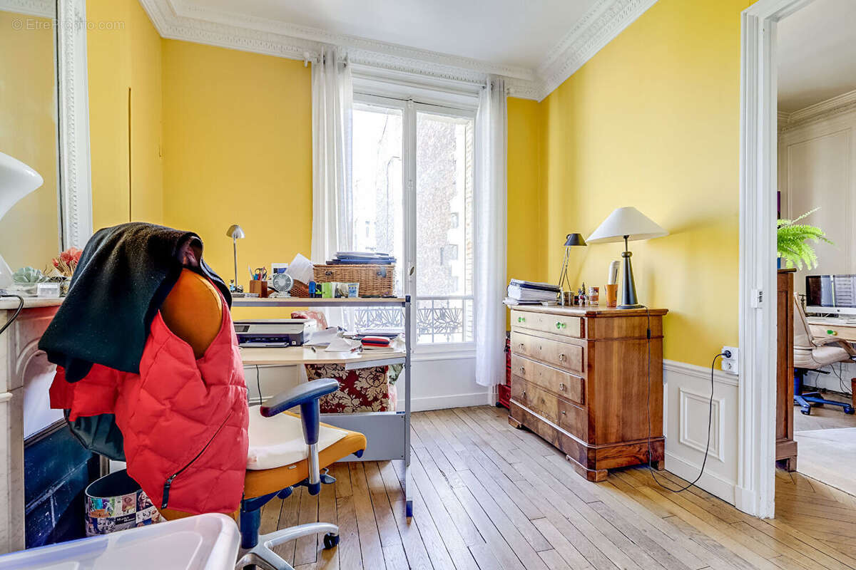 Appartement à PARIS-14E