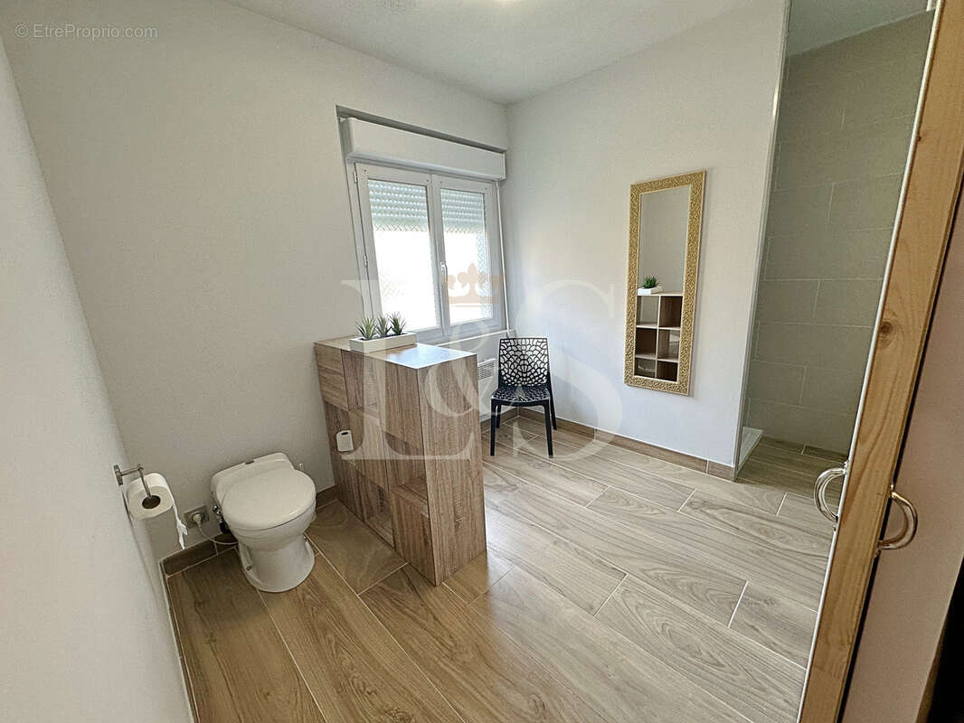 Appartement à SUZE-LA-ROUSSE