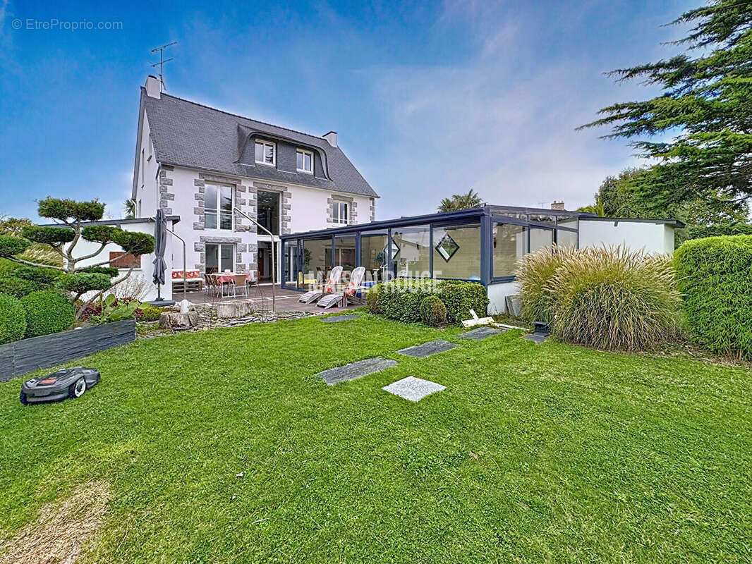 Maison d'Exception à Deux Pas de la Plage des Sables d'Or ! Confort et Luxe au Coeur d'un Cadre Idéal" - photo 4