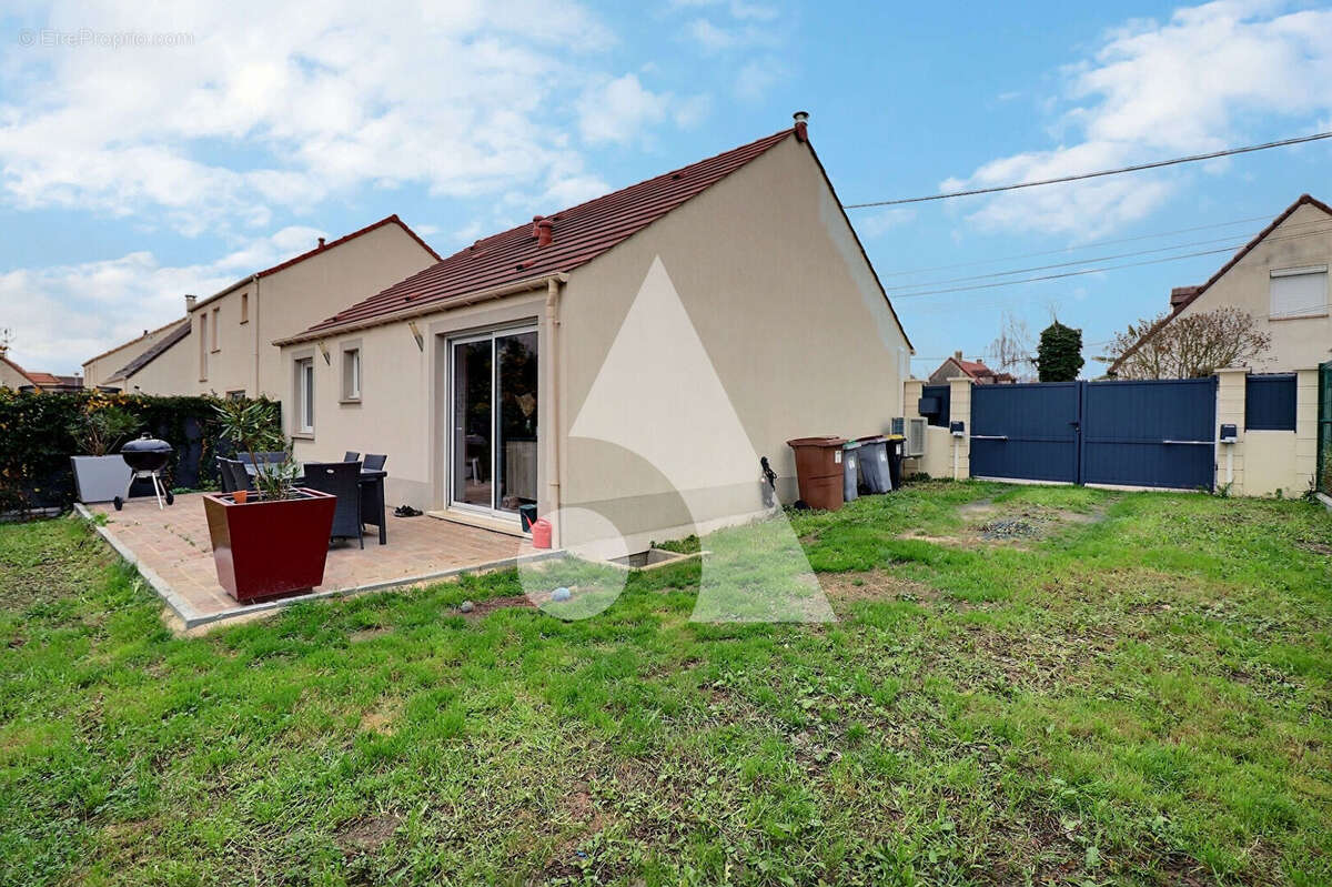 Maison à MERY-SUR-OISE