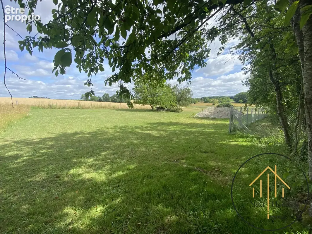 Terrain 2500 m² à Yviers  - photo 4
