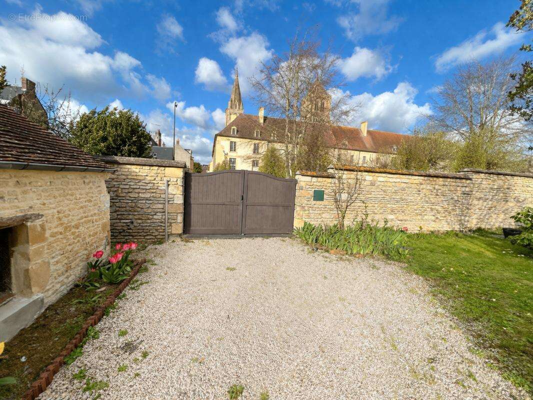 Maison à SAINT-PIERRE-SUR-DIVES