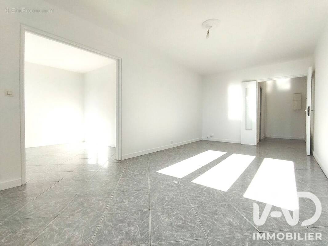 Photo 1 - Appartement à LES ULIS