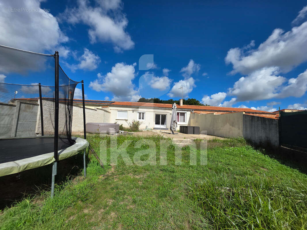 Maison rénovée de 108 m2 avec terrain et terrasse à Mareuil-sur-Cher - photo 13