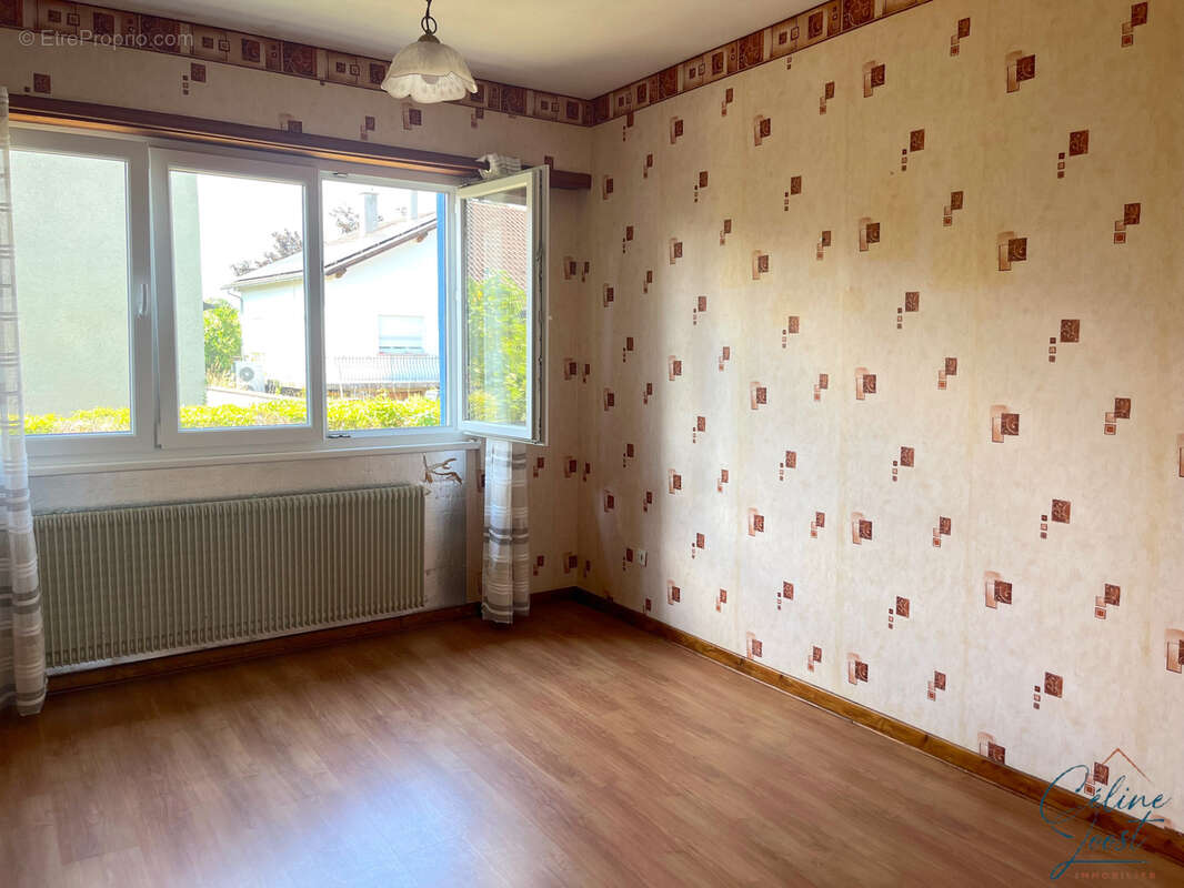 EXCLUSIF ! Lumineuse maison de type plain-pied sur 6,17 ares au calme - photo 10