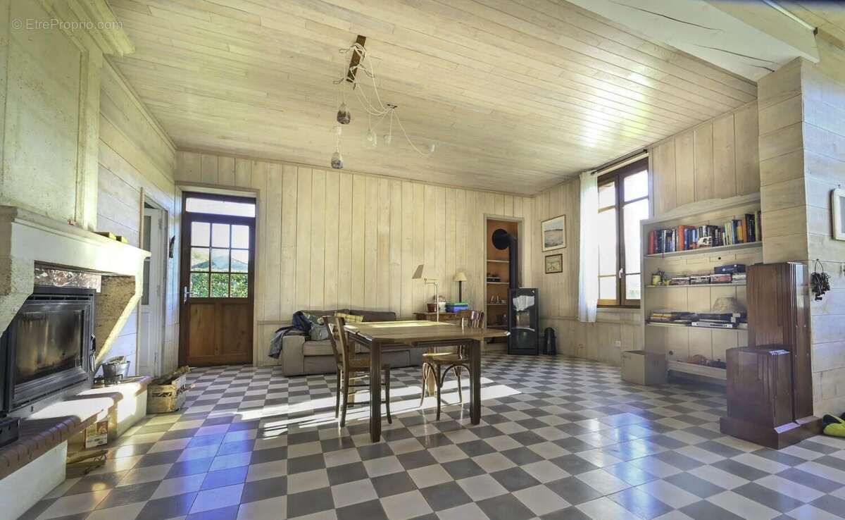 Maison à SAINT-GIRONS-D'AIGUEVIVES