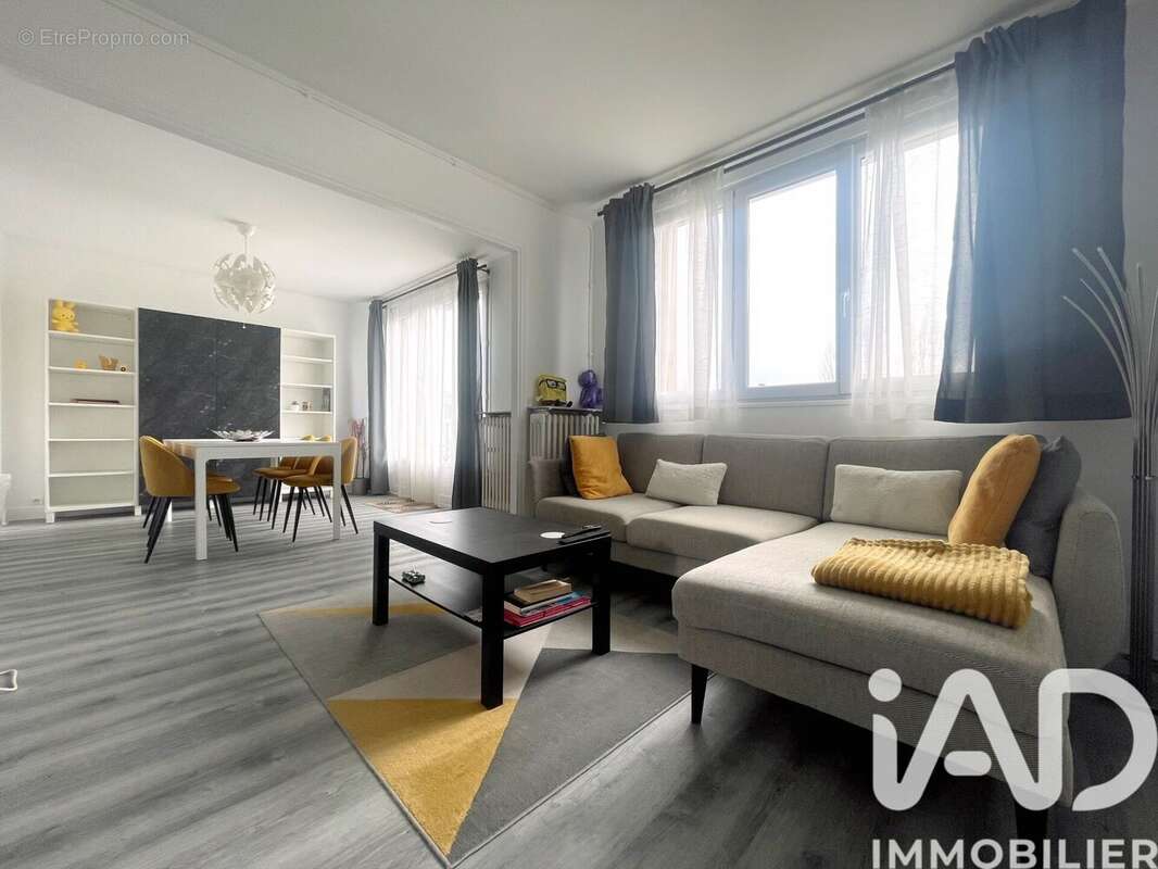 Photo 3 - Appartement à LA CELLE-SAINT-CLOUD