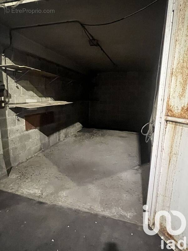 Photo 1 - Parking à CHOISY-LE-ROI