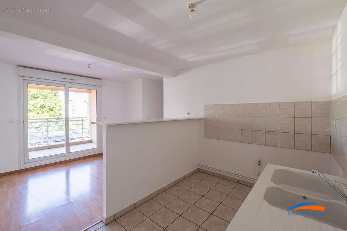   - Appartement à REIMS