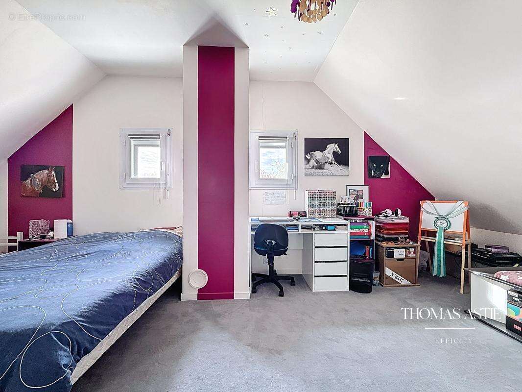 Maison à COURCHAMPS