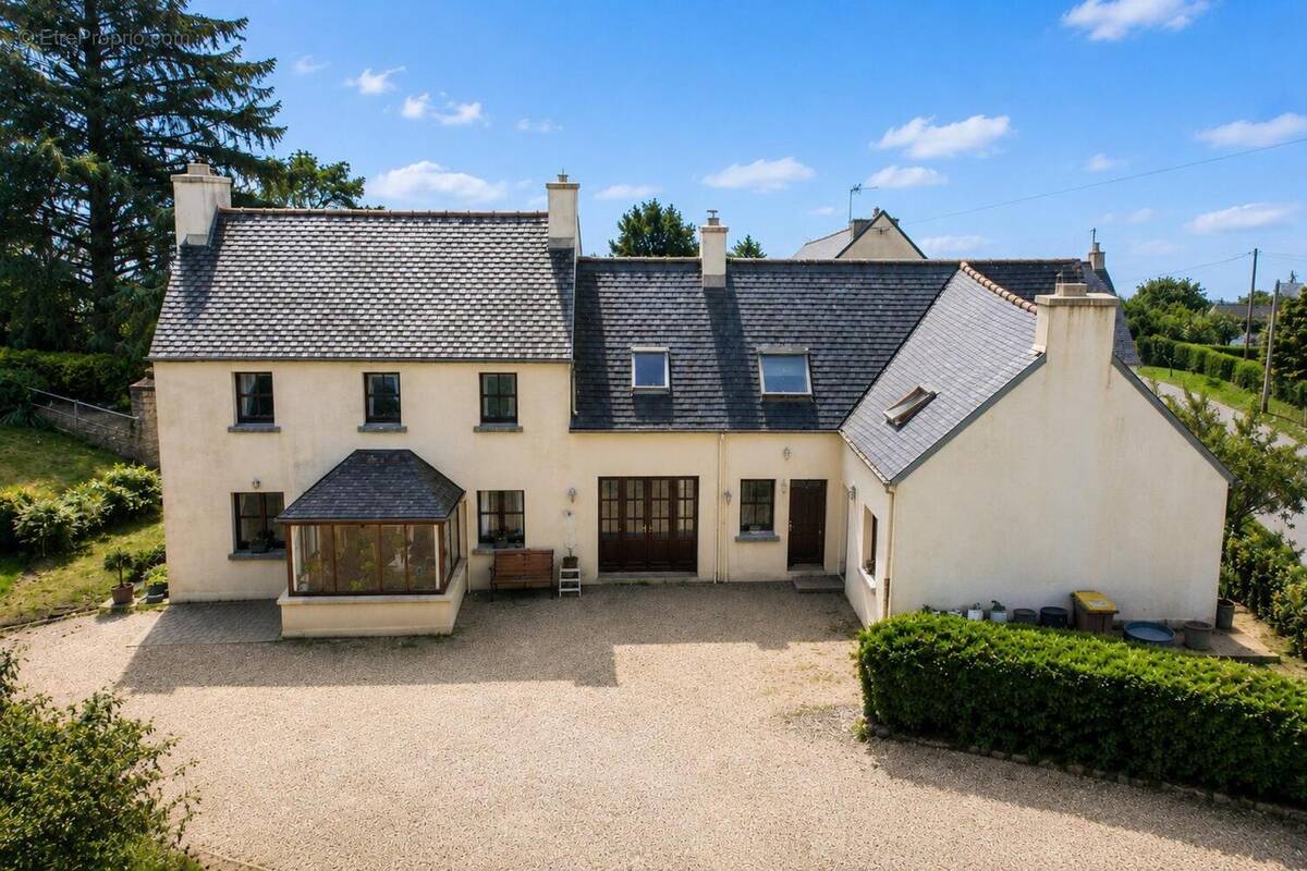 Photo 1 - Maison à LANDIVISIAU