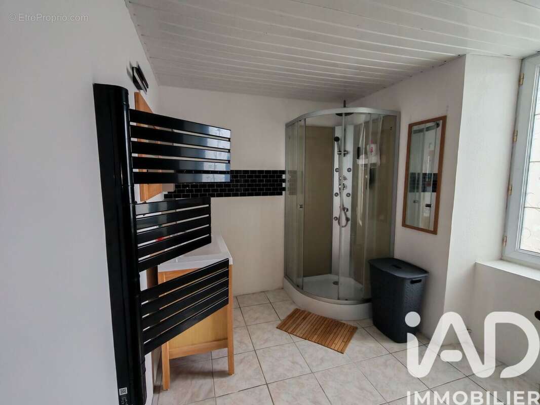 Maison 220 m² à Chalus  - photo 9