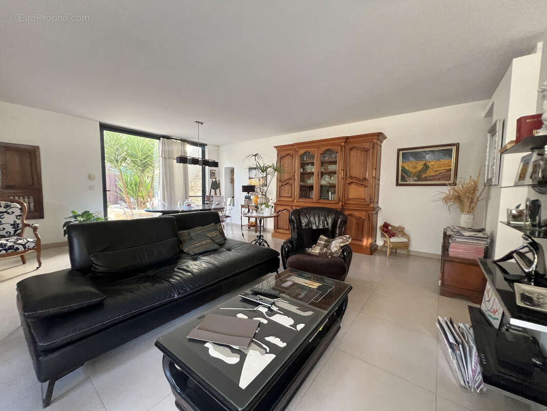 Maison à BELLEGARDE