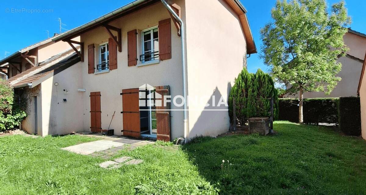 Maison à SAINT-GENIS-POUILLY