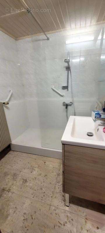 Maison à QUIEVRECHAIN