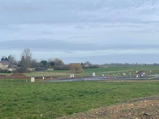 Terrain à SAINT-VIGOR-LE-GRAND