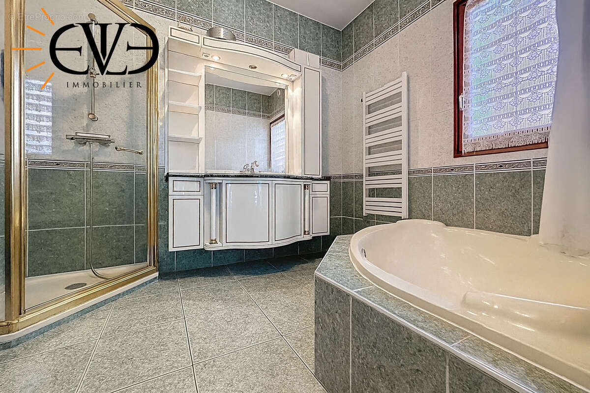 Maison à SAINT-JULIEN-EN-GENEVOIS