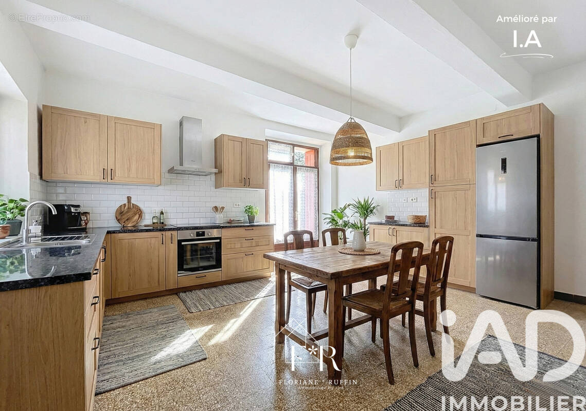 Photo 1 - Maison à ENTRAIGUES-SUR-LA-SORGUE