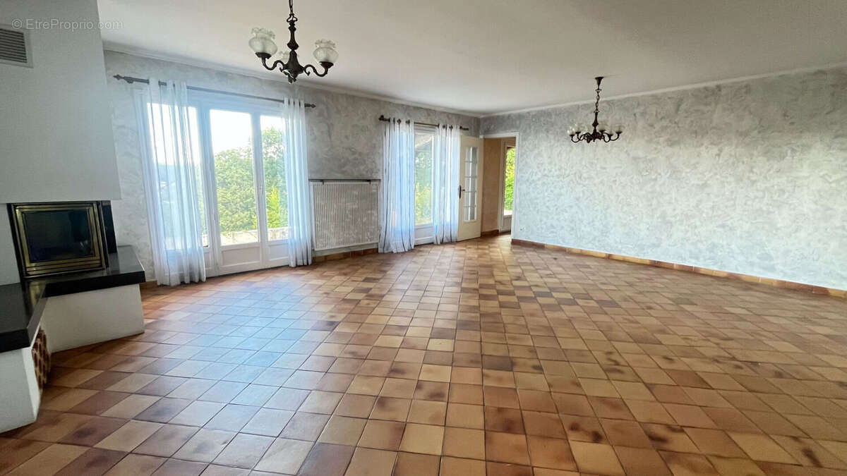 Maison à TERNAY