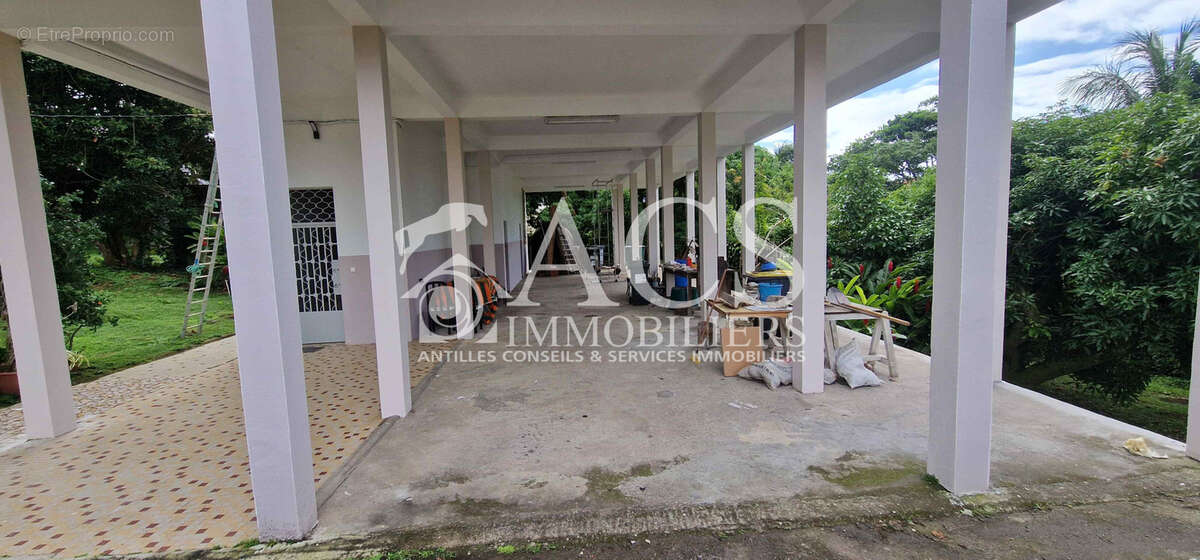 Spacieuse maison multi-niveaux   idéal famille ou investissement à Acajou au LAMENTIN - photo 2