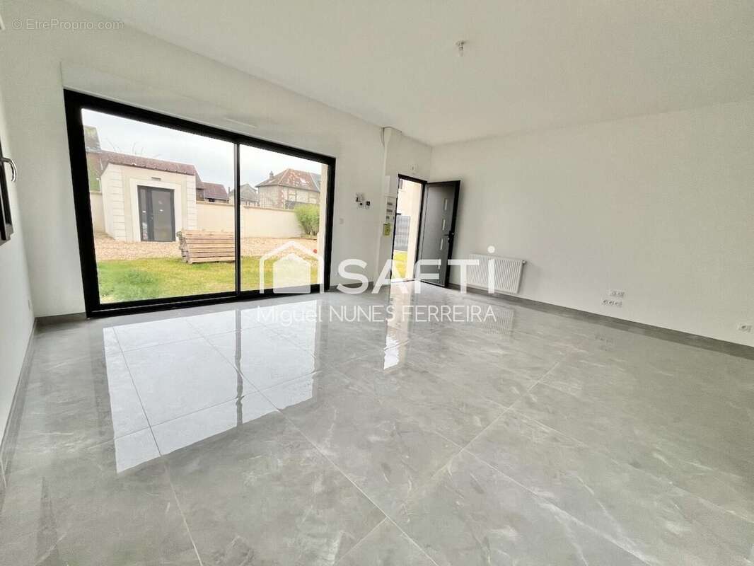 Maison 83 m² à Oissel  - photo 4