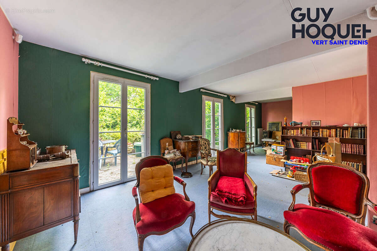 Maison à VERT-SAINT-DENIS