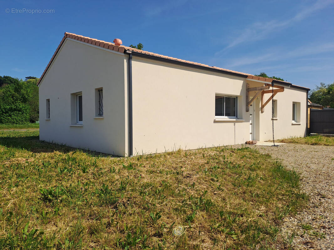 Maison à MONTESQUIEU