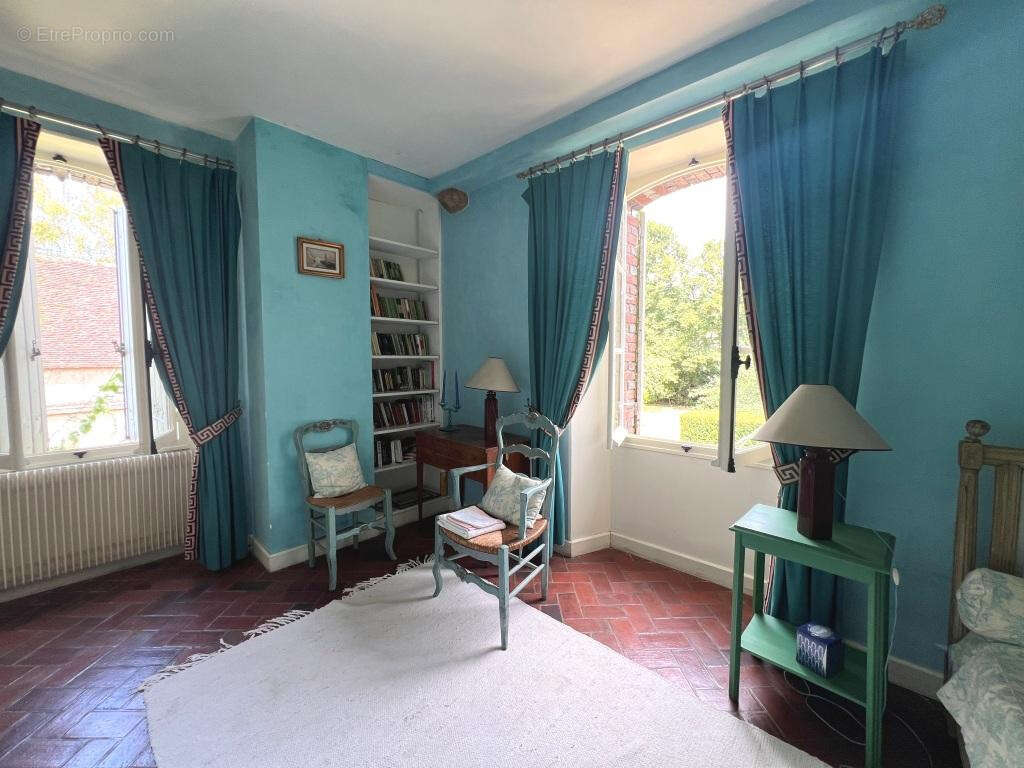 Maison 240 m² à Villiers-Louis  - photo 7