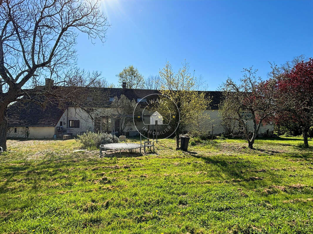 Maison à MOULIHERNE