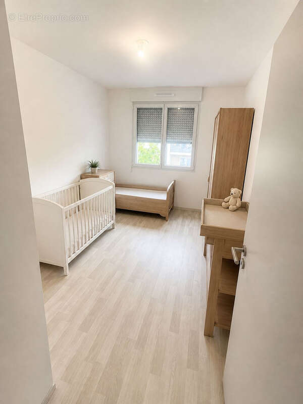 Appartement à AVRILLE