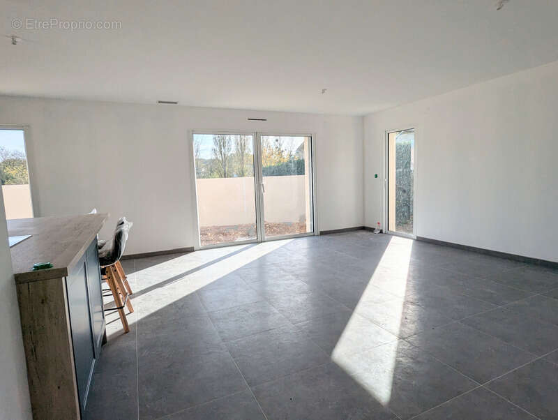 Maison à FLEAC